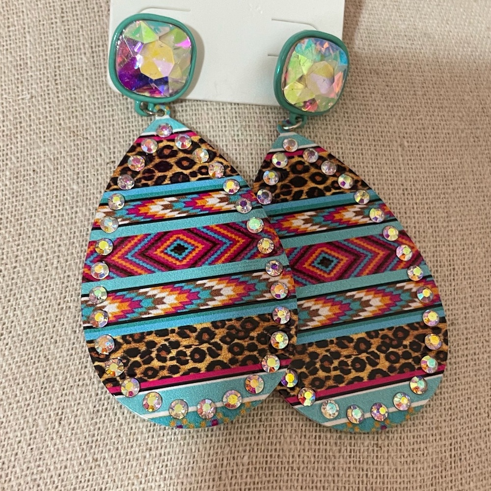 💥NEW ARRIVAL!💥 Mollie Leopard Iridescent Crystal Teardrop Earrings